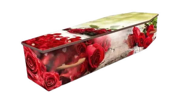 Cercueil personnalisé décoré d'imprimés de roses rouges.